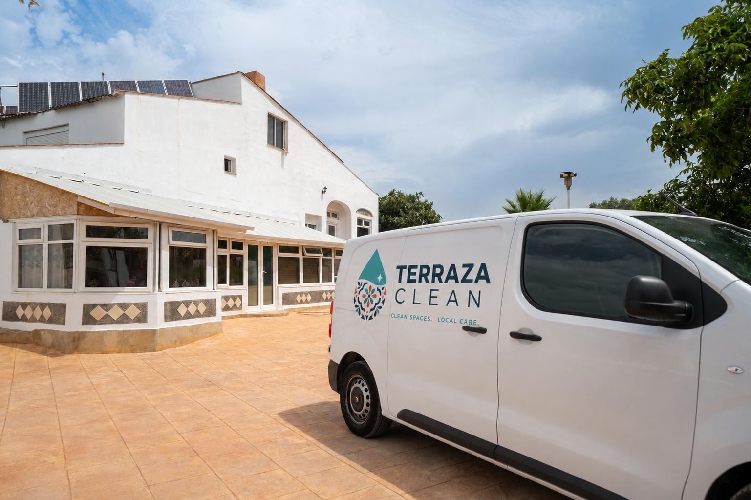 Terraza Clean van parked at a freshly cleaned Valencia terrace
